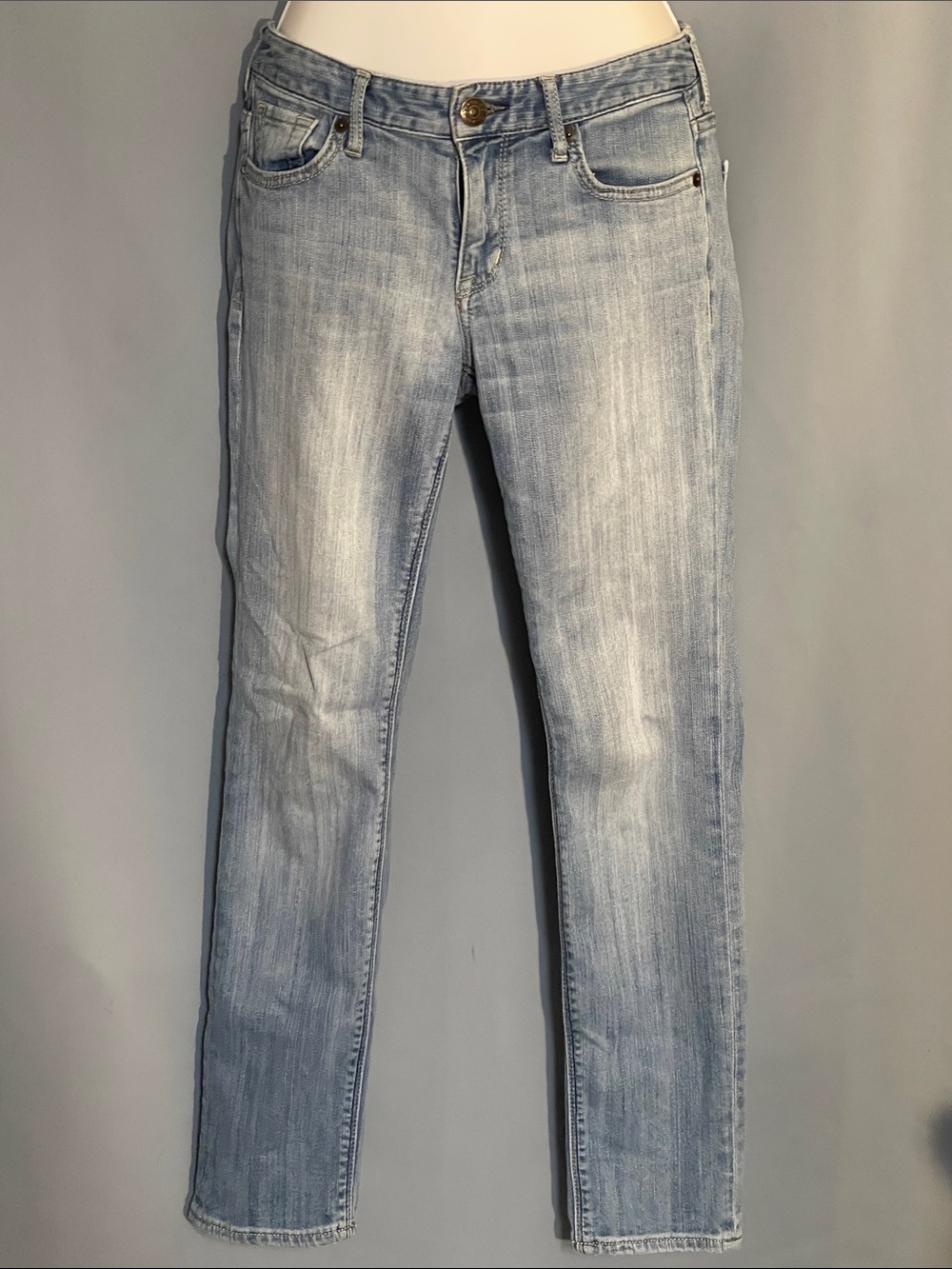 Women's Light Wash Skinny Jeans - Classic Slim Fit